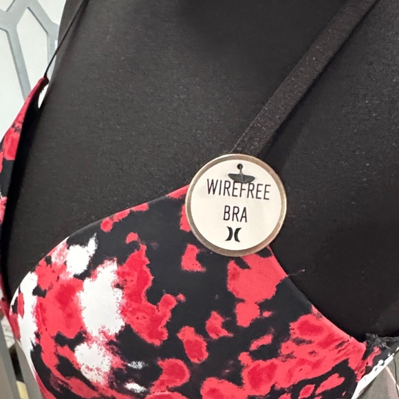 Hurley Women's Black and Red Patterned Bralette - Picture 4 of 7